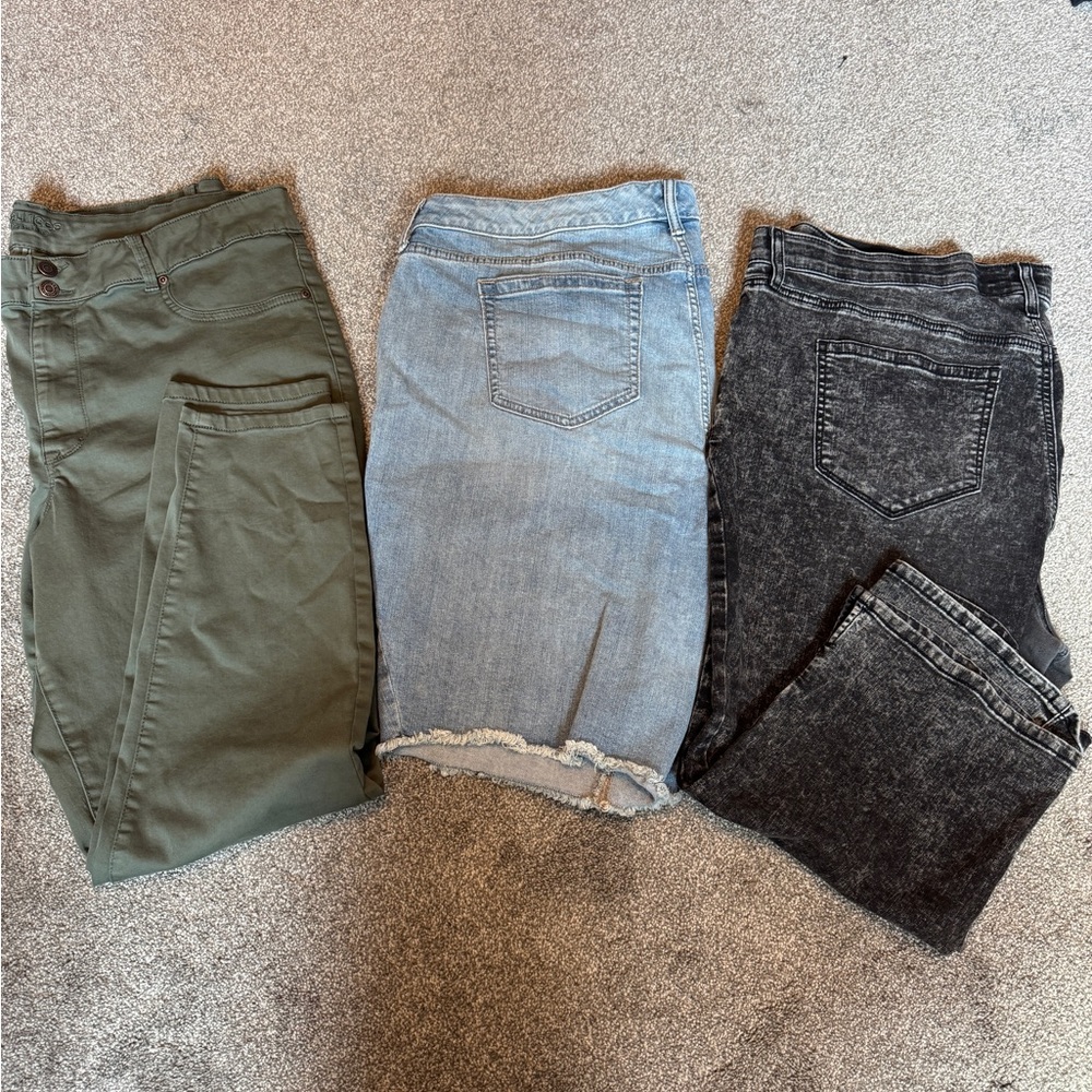 3-Piece Jeans, Shorts & Capris Pants Bundle - Torrid, Maurice’s & Evri